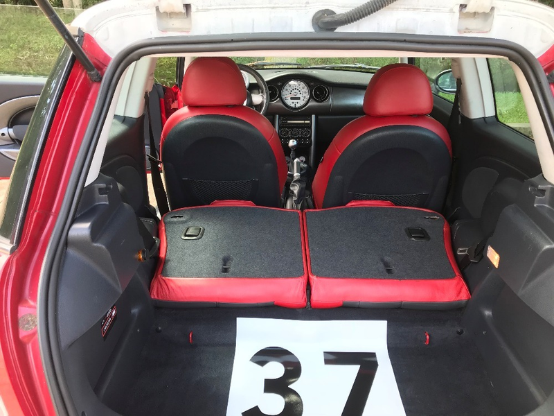 Illustration for article titled At $7,000 Would You Drop the Hammer on This 2004 Mini Cooper MC40?